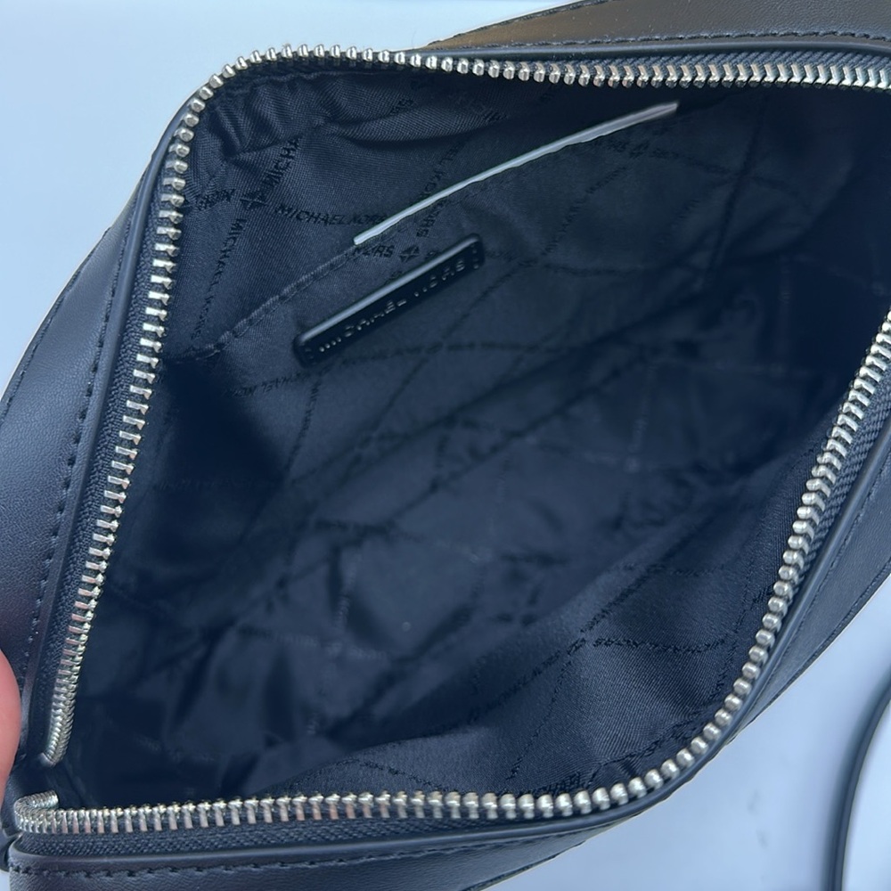 Michael Kors Jet Set Large Ombré Signature Logo East West Crossbody Body
Black - Picture 11 of 14